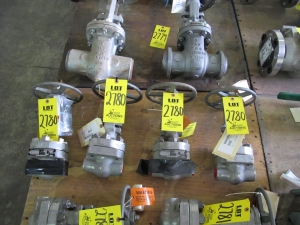 LOT (2) VALVES, GATE TYPE, 1" SIZE, 2735 PSI RATING, SA-351 GRADE CF8M MATERIAL, SOCKET WELD CONNECTIONS, BOLTED BONNET STYLE. COCR BACKSEAT, DOUBLE DISC, PART # 1"-1878-GATE (W-51) LOADING & HANDLING FEE $15-